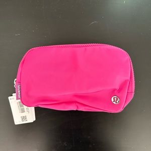 NWT - Lululemon Sonic Pink Everywhere Belt Bag - 1L